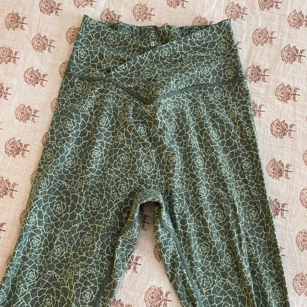 Buff bunny leggings
